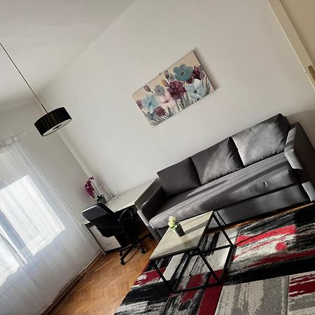Studio Apartman Thalia Загреб Экстерьер фото